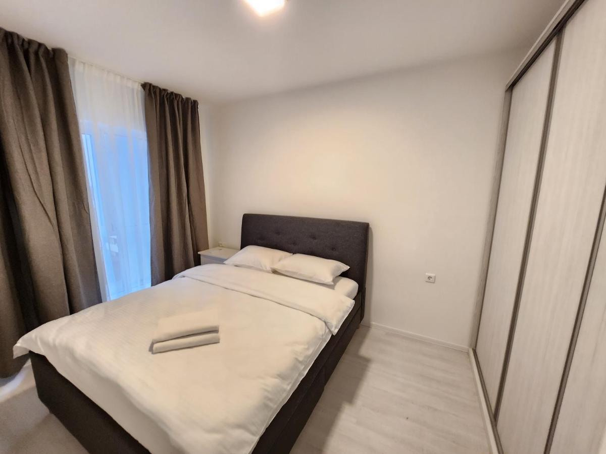 Grand Look & Best Location For Business On Bucharest Exterior photo